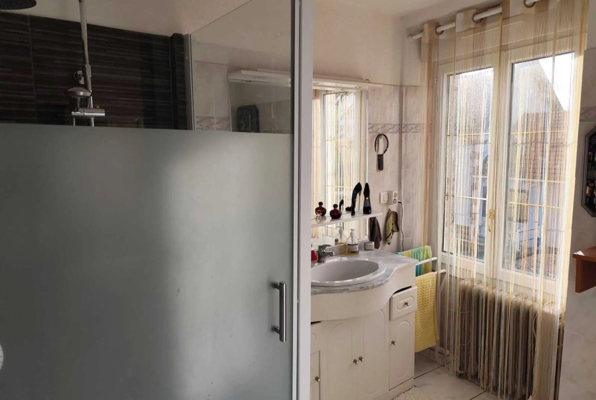 Maison à vendre de 122 m² à Le Chevain, Sarthe - Potentiel d'extension 