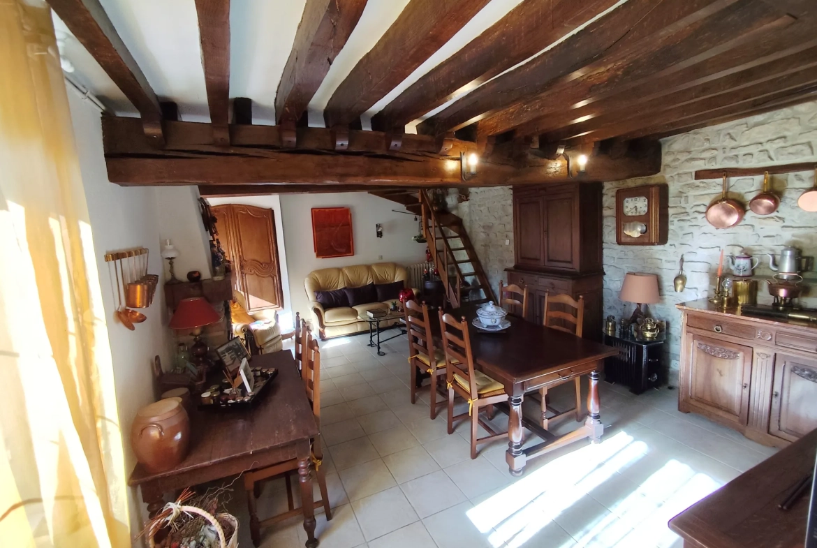Maison à vendre de 122 m² à Le Chevain, Sarthe - Potentiel d'extension 