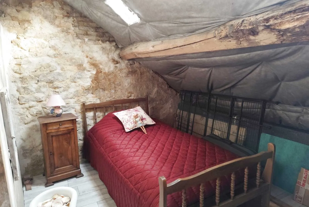 Maison à vendre de 122 m² à Le Chevain, Sarthe - Potentiel d'extension 