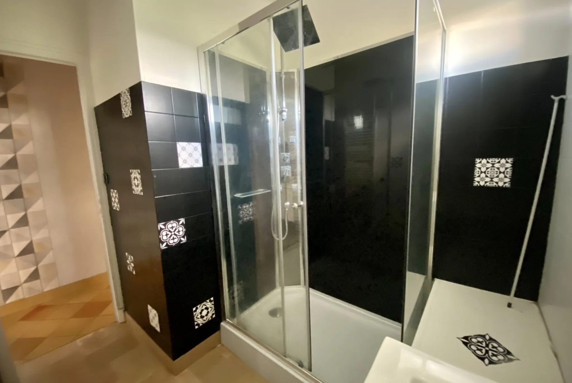 Vente maison indépendante avec sous-sol à Saint-Léger-des-Vignes 