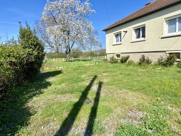 Vente maison indépendante avec sous-sol à Saint-Léger-des-Vignes