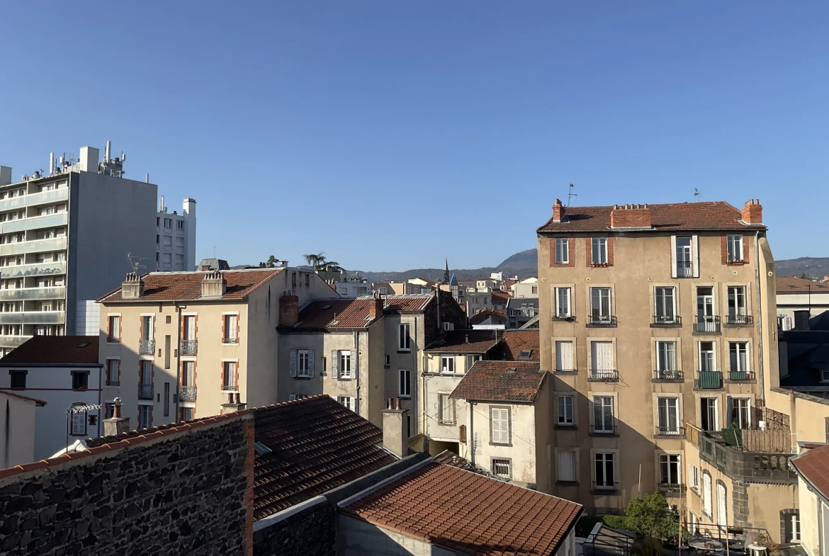Appartement T3 lumineux de 48 m² à vendre à Clermont-Ferrand, quartier Jeanne d'Arc 
