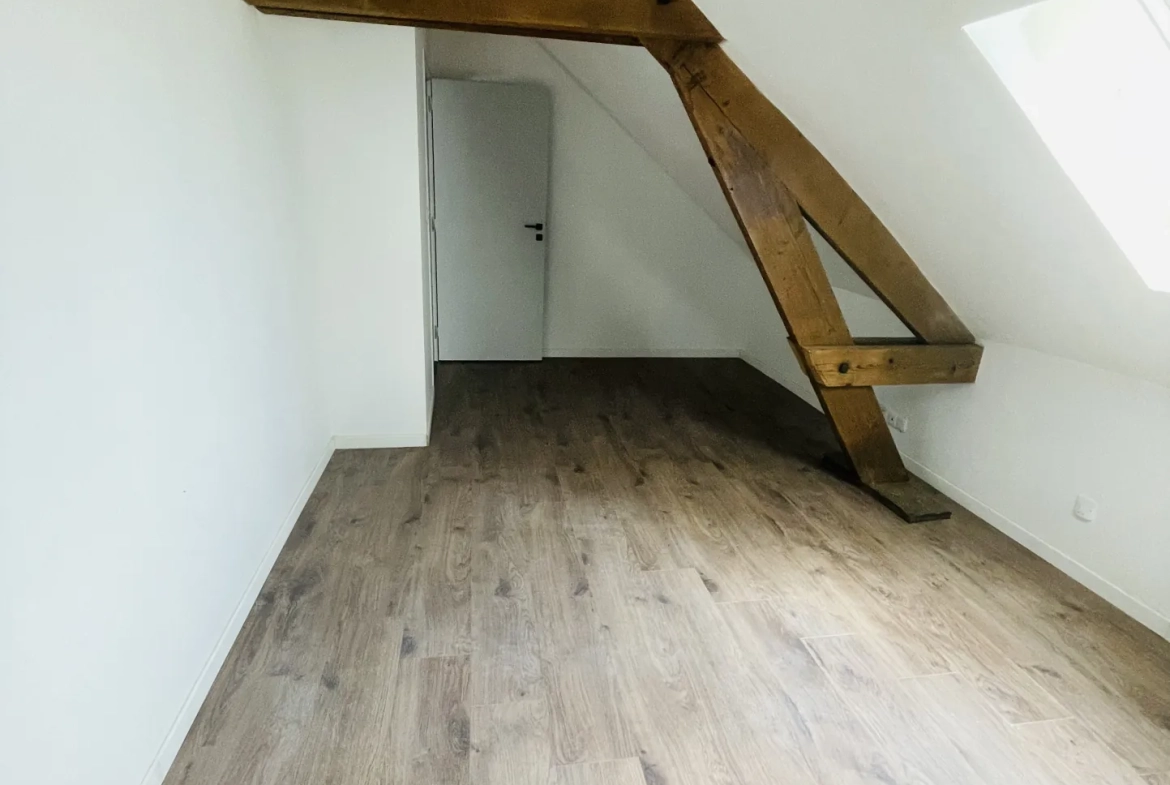 Maison rénovée de 105 m² avec 3 chambres à Nauroy, proche Saint-Quentin 