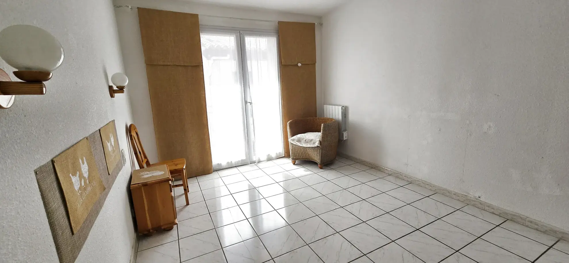 Maison de village traversante à Tautavel - 139 m² avec terrasse, potentiel locatif et charme authentique 