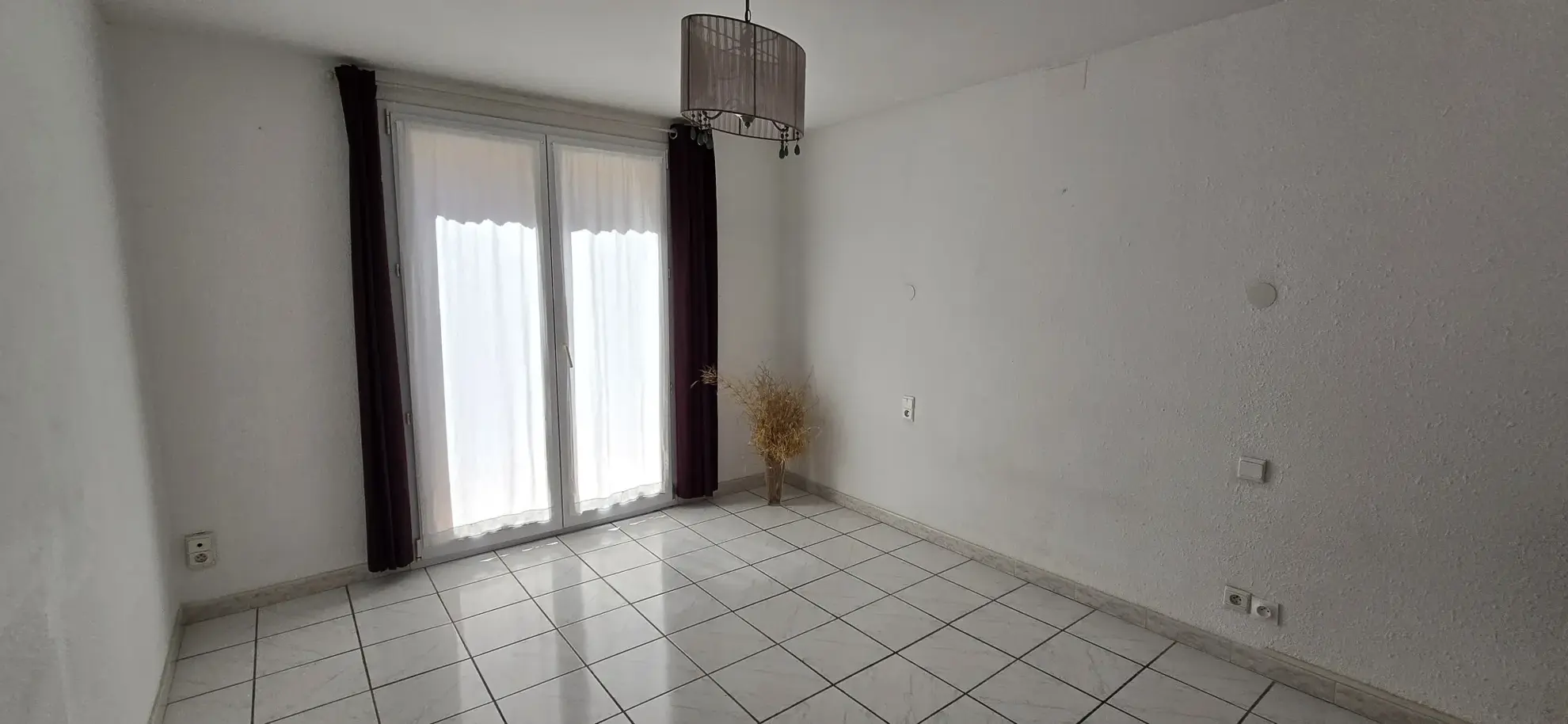 Maison de village traversante à Tautavel - 139 m² avec terrasse, potentiel locatif et charme authentique 