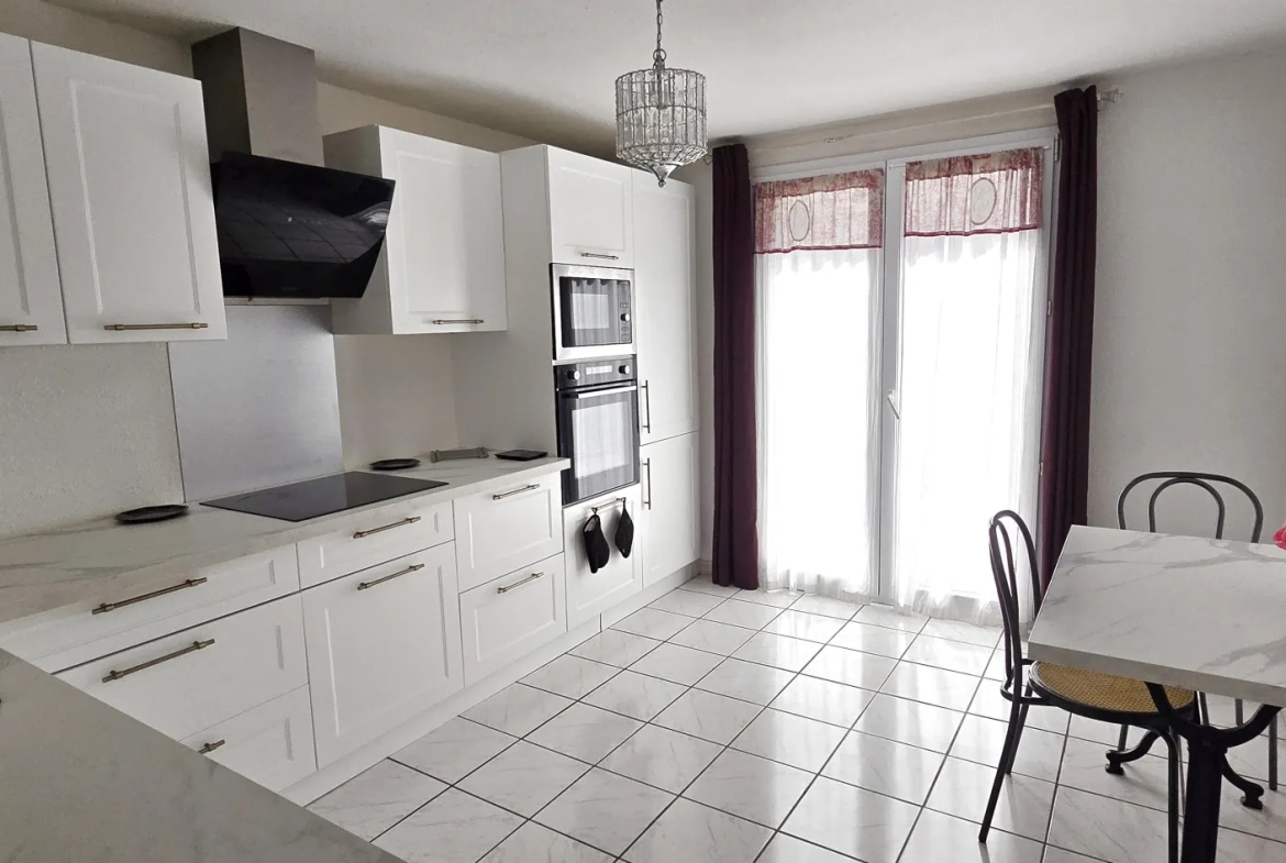 Maison de village traversante à Tautavel - 139 m² avec terrasse, potentiel locatif et charme authentique 
