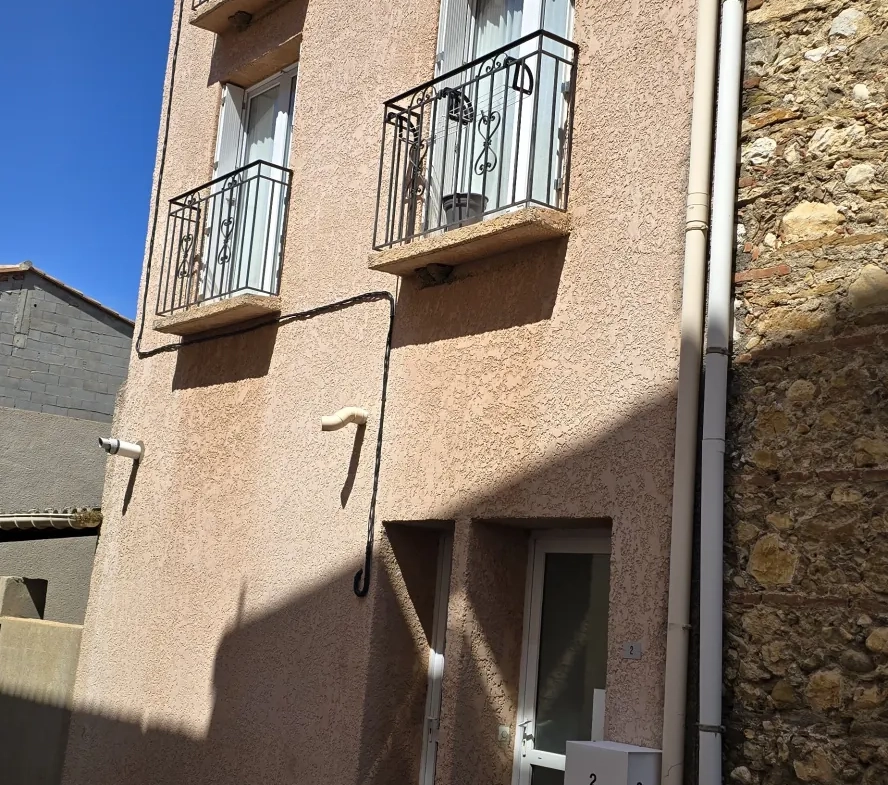 Maison de village traversante à Tautavel - 139 m² avec terrasse, potentiel locatif et charme authentique 