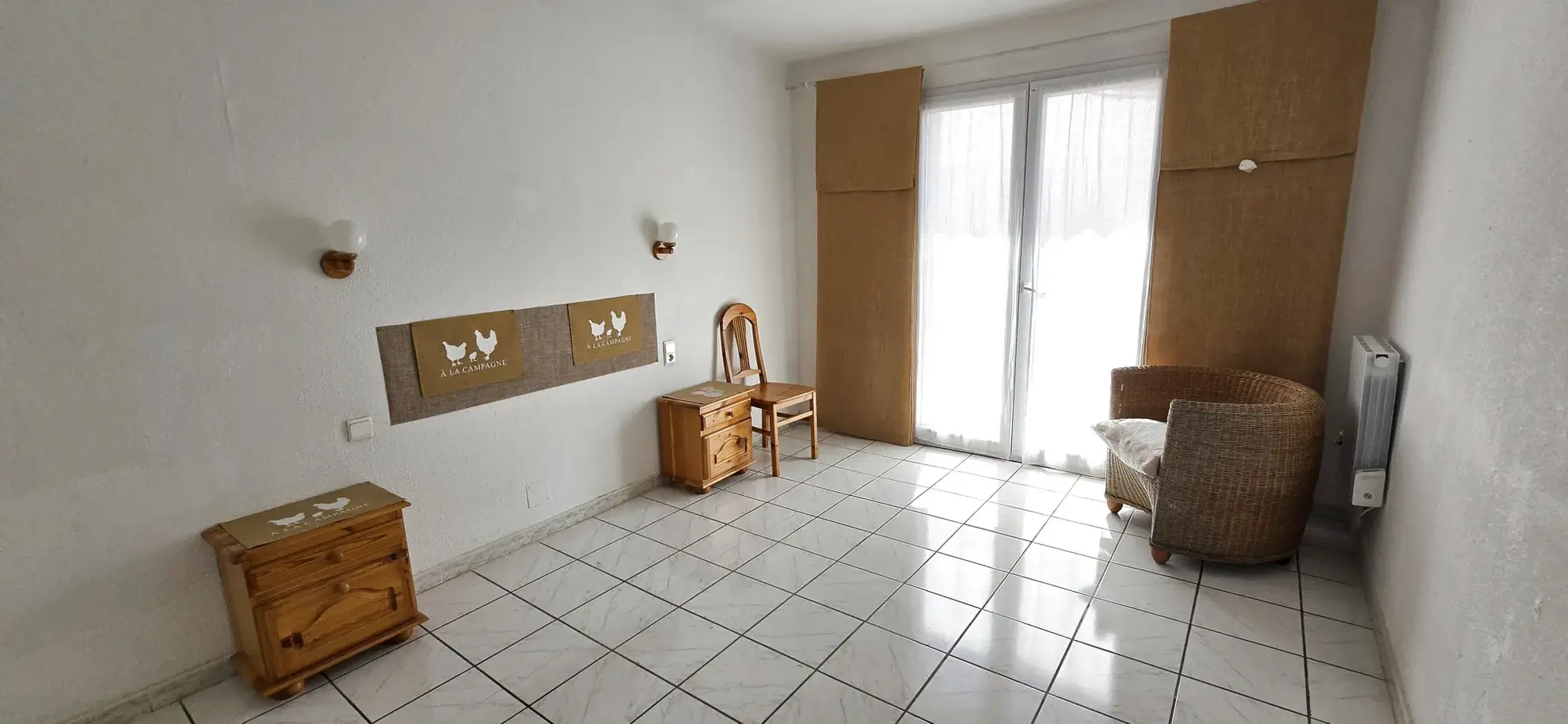 Maison de village traversante à Tautavel - 139 m² avec terrasse, potentiel locatif et charme authentique 