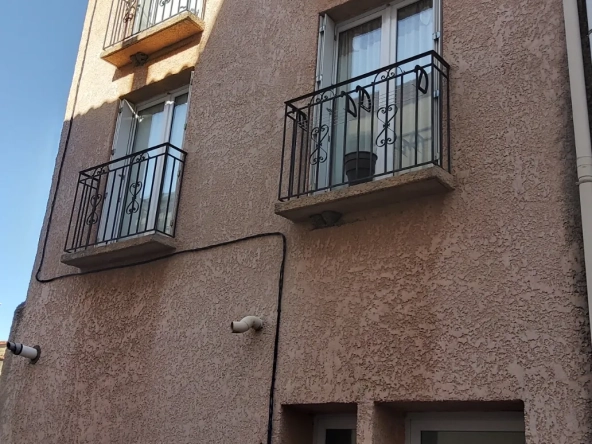 Maison de village traversante à Tautavel - 139 m² avec terrasse, potentiel locatif et charme authentique