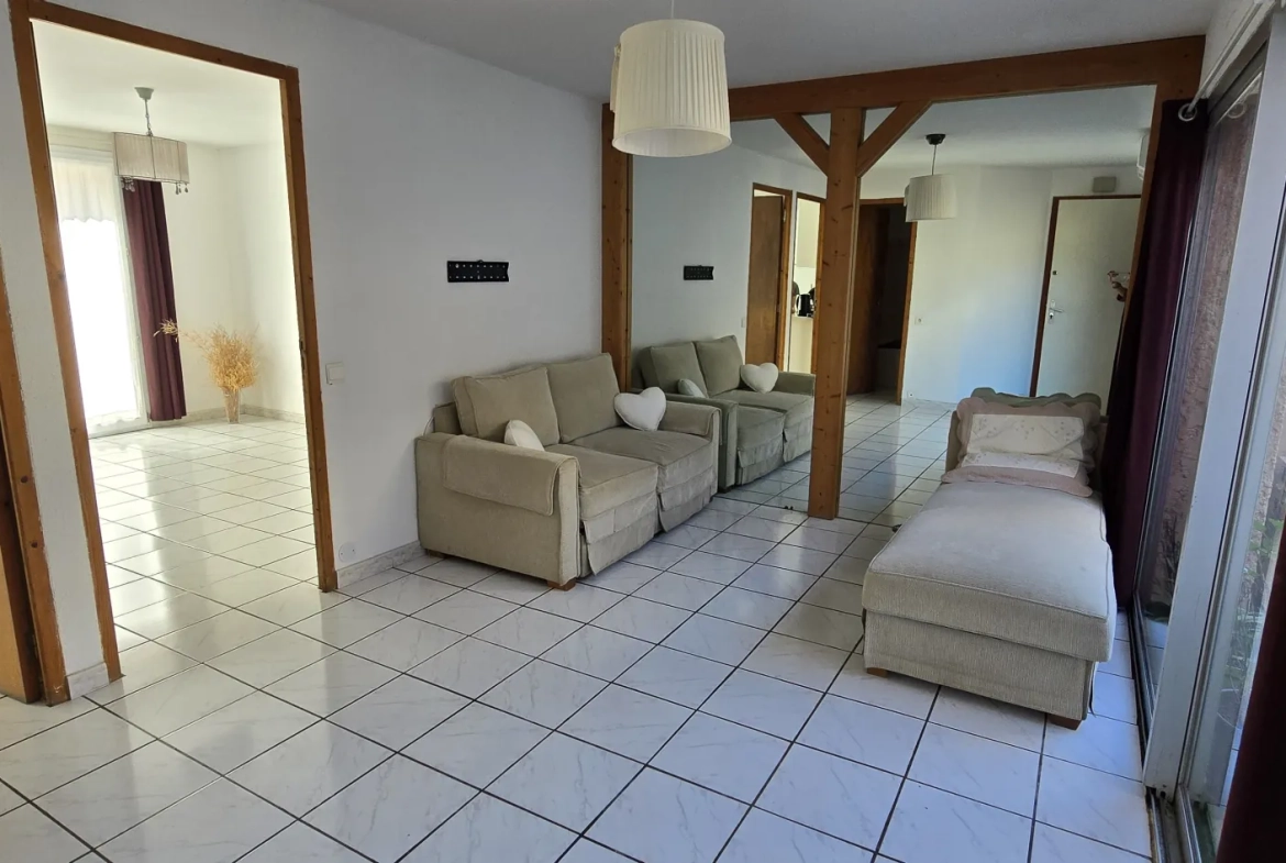 Maison de village traversante à Tautavel - 139 m² avec terrasse, potentiel locatif et charme authentique 