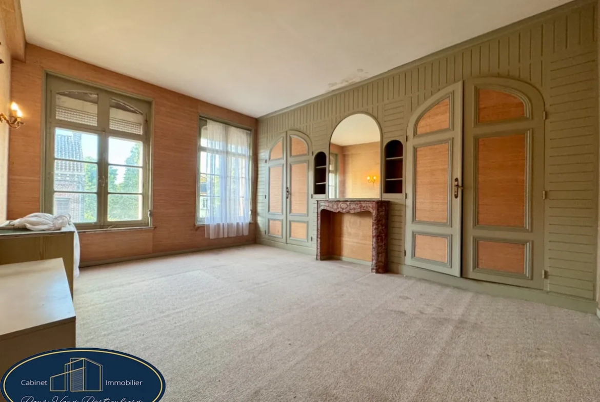 Belle maison bourgeoise à rénover avec studio indépendant à Raismes 
