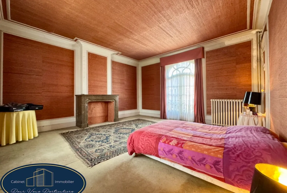 Belle maison bourgeoise à rénover avec studio indépendant à Raismes 