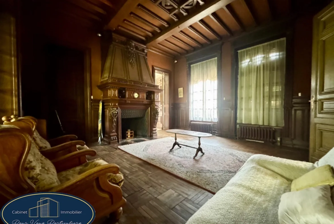 Belle maison bourgeoise à rénover avec studio indépendant à Raismes 