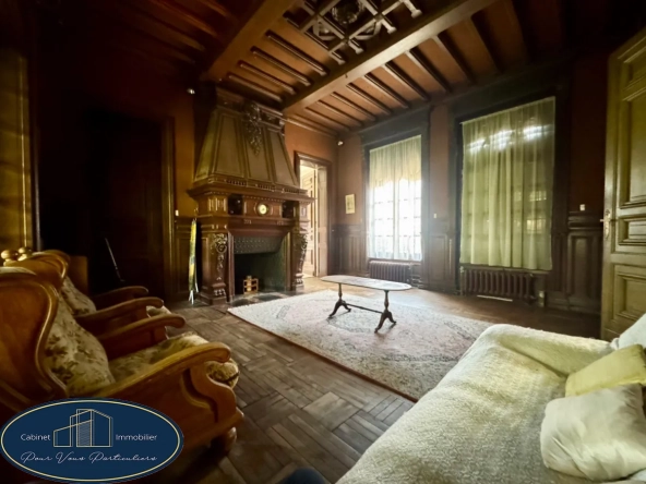 Belle maison bourgeoise à rénover avec studio indépendant à Raismes