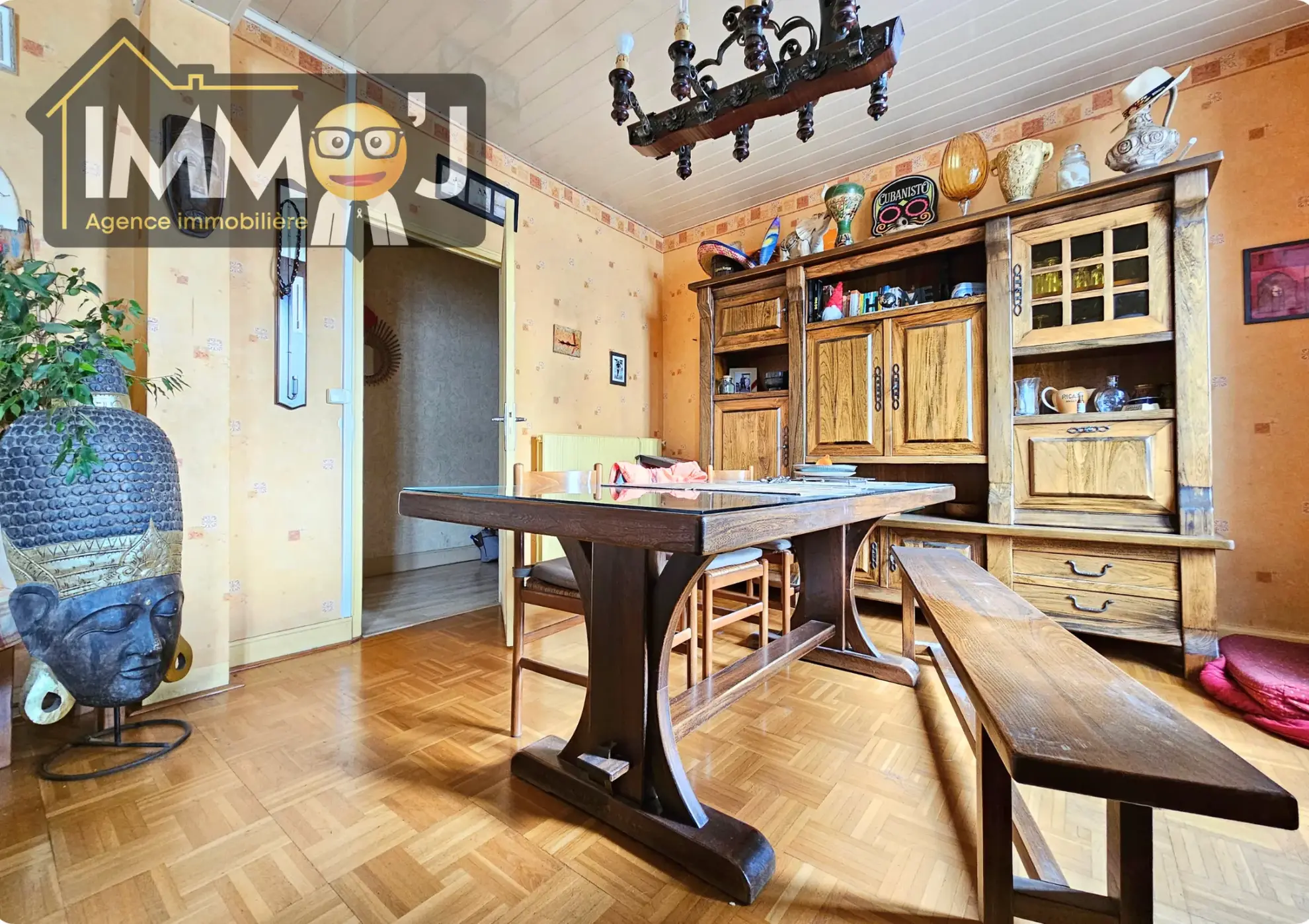 Immeuble à vendre à Neuves-Maisons avec commerce, appartement et garage - Opportunité d'investissement 
