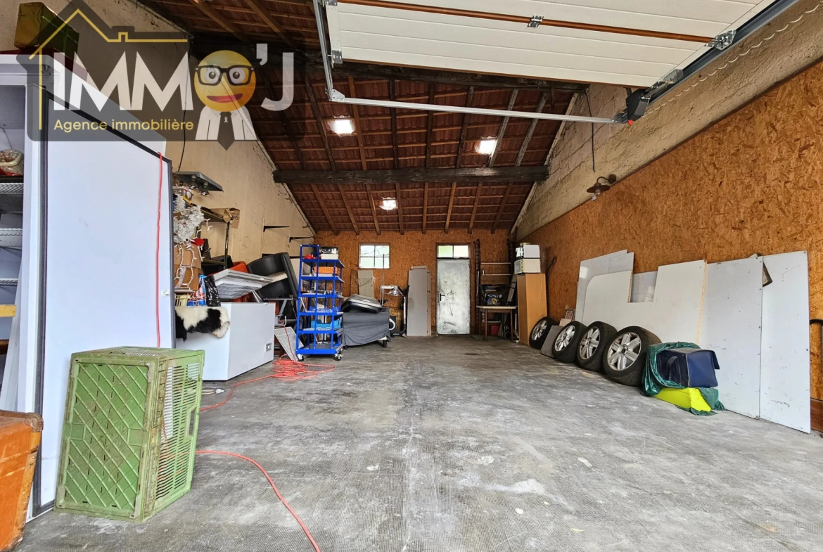 Immeuble à vendre à Neuves-Maisons avec commerce, appartement et garage - Opportunité d'investissement 