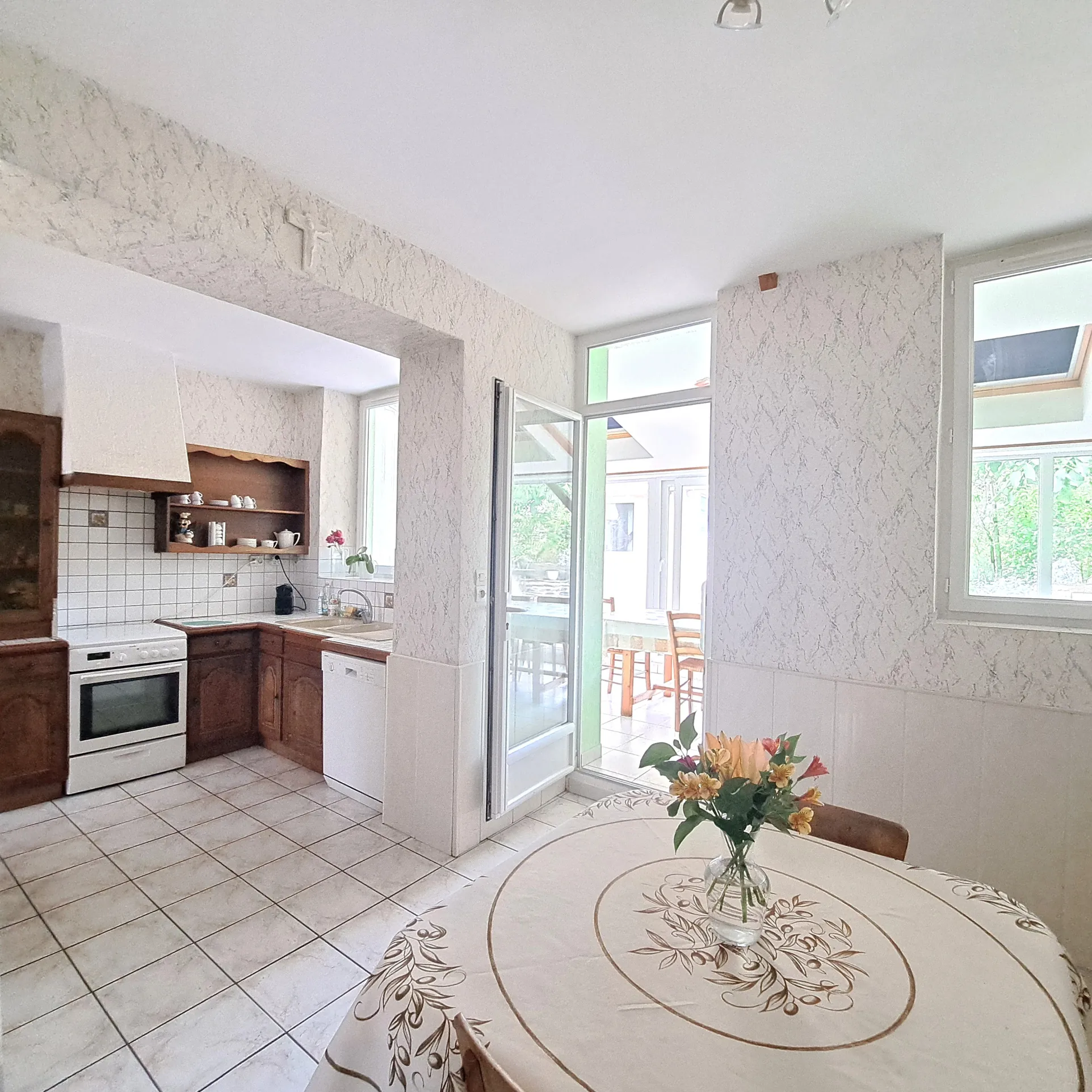 Belle maison familiale de 3 chambres avec potentiel à Ste Gemmes sur Loire 