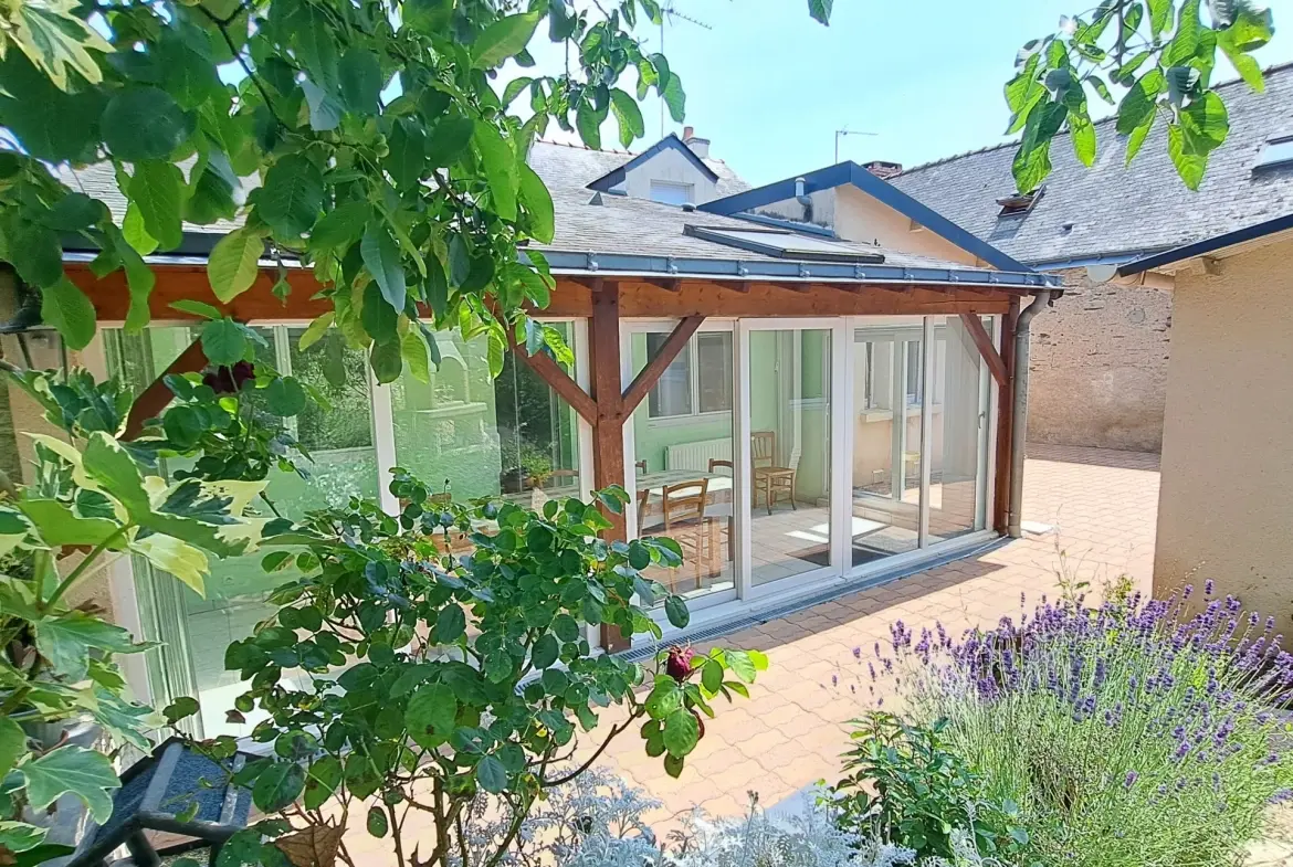 Belle maison familiale de 3 chambres avec potentiel à Ste Gemmes sur Loire 