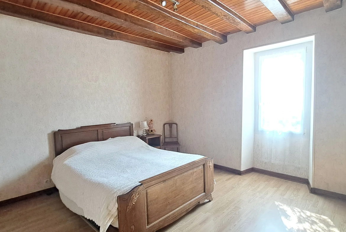 Belle maison familiale de 3 chambres avec potentiel à Ste Gemmes sur Loire 