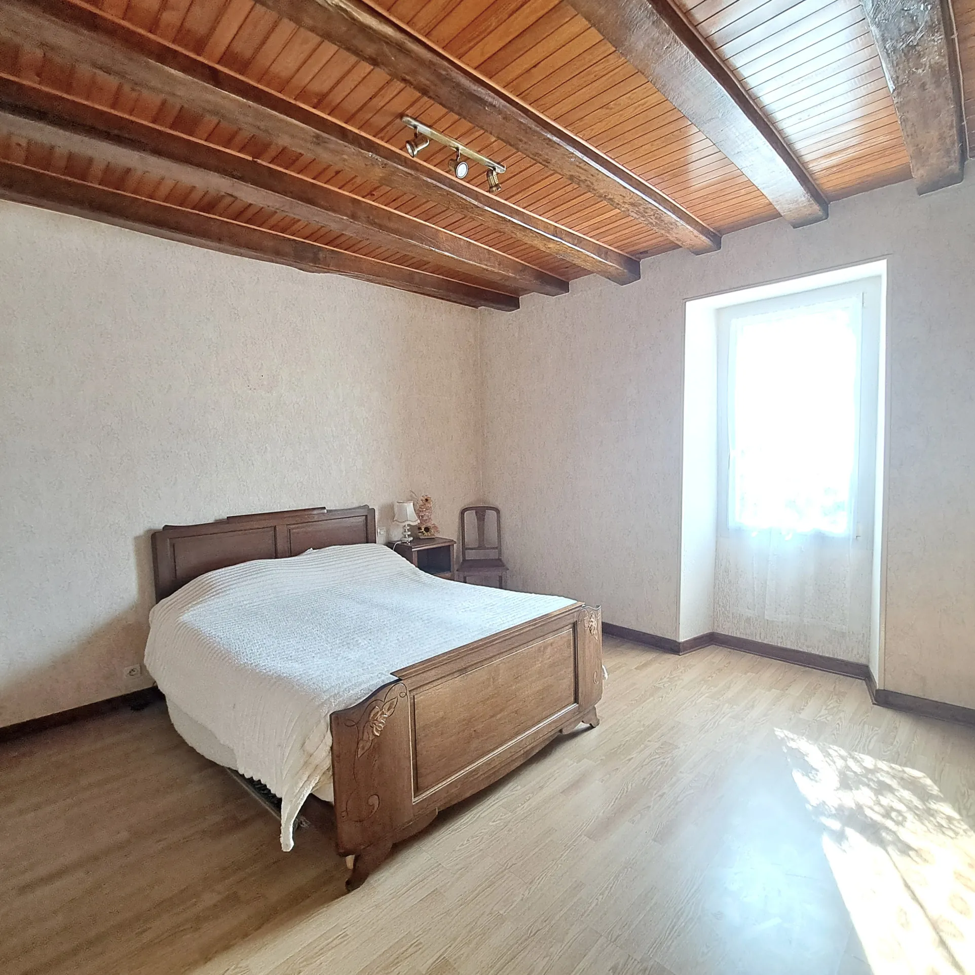 Belle maison familiale de 3 chambres avec potentiel à Ste Gemmes sur Loire 