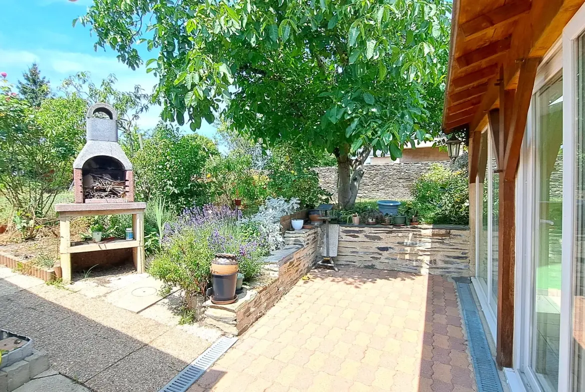 Belle maison familiale de 3 chambres avec potentiel à Ste Gemmes sur Loire 