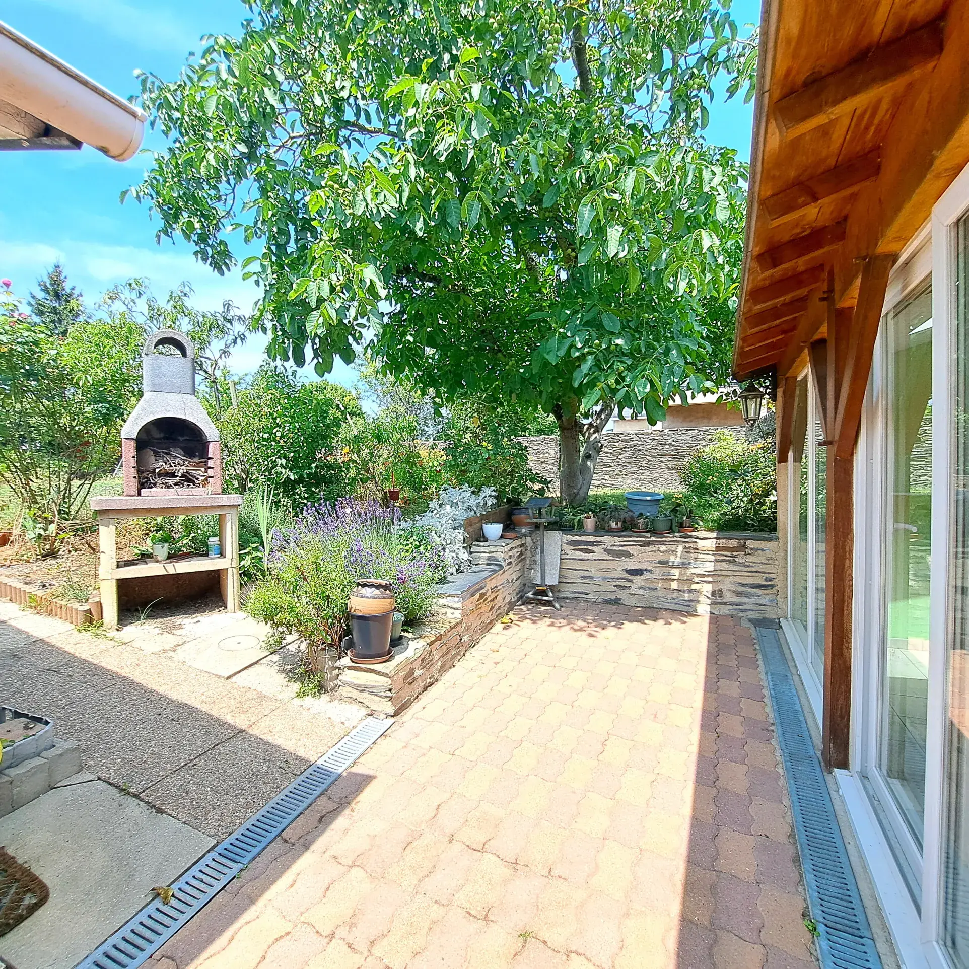 Belle maison familiale de 3 chambres avec potentiel à Ste Gemmes sur Loire 