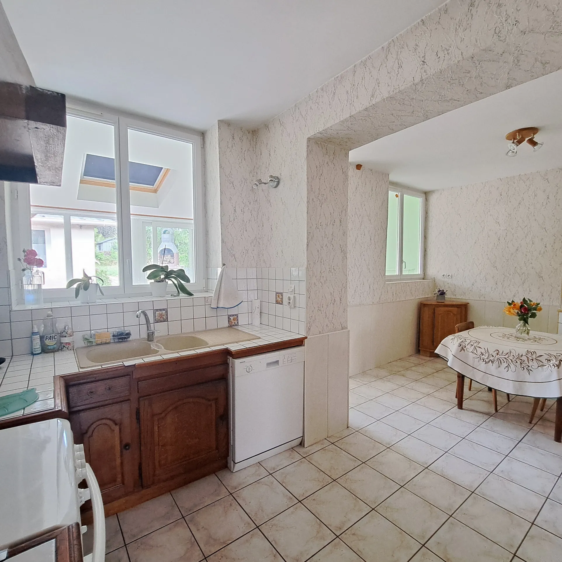 Belle maison familiale de 3 chambres avec potentiel à Ste Gemmes sur Loire 