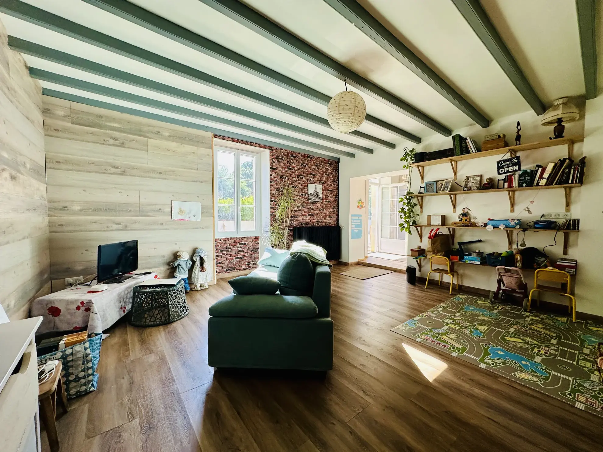 Maison de campagne avec 3 chambres à Voille, environnement calme et dépendances 