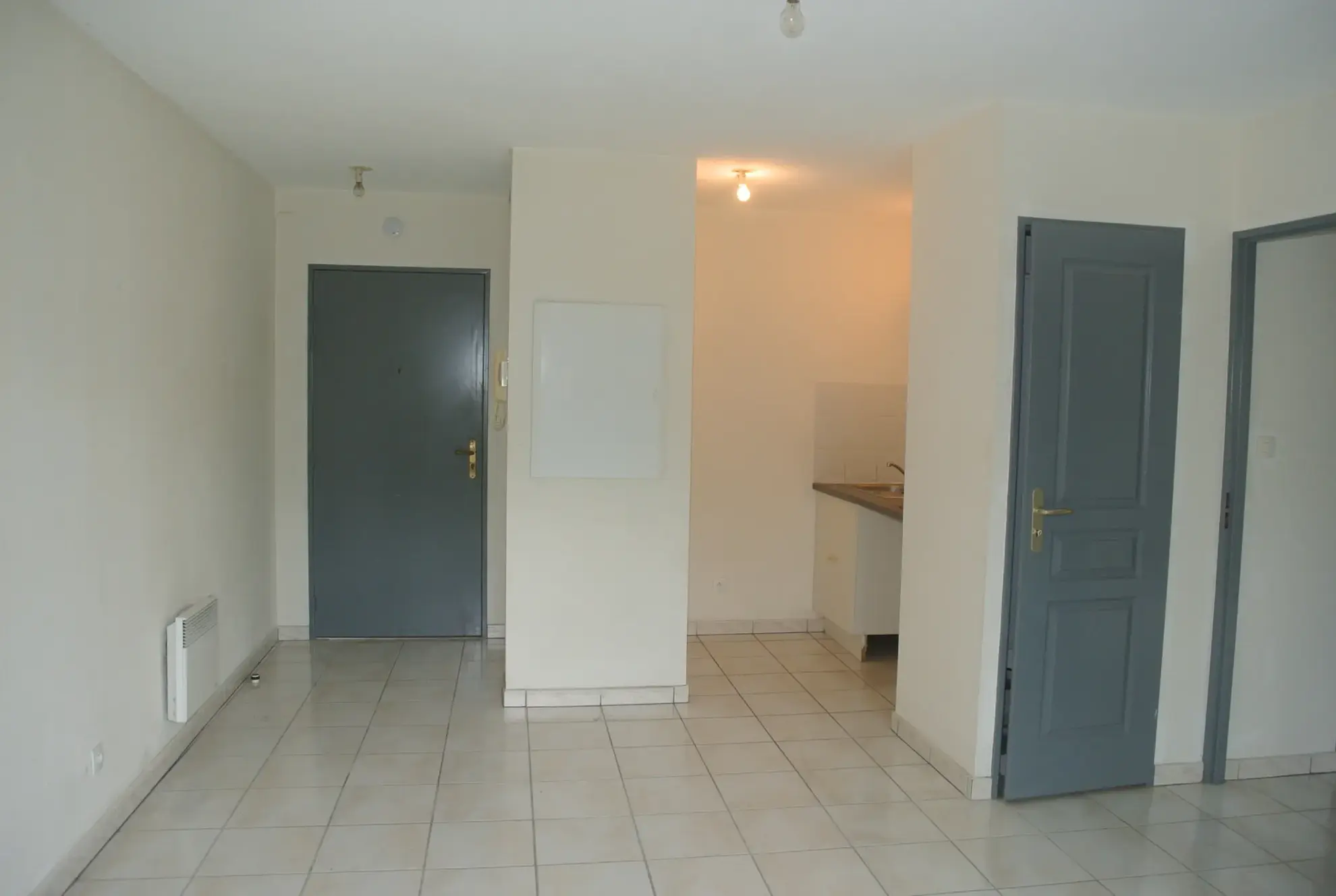 Appartement rez-de-jardin 1 chambre à Marmande avec parking et terrasse 