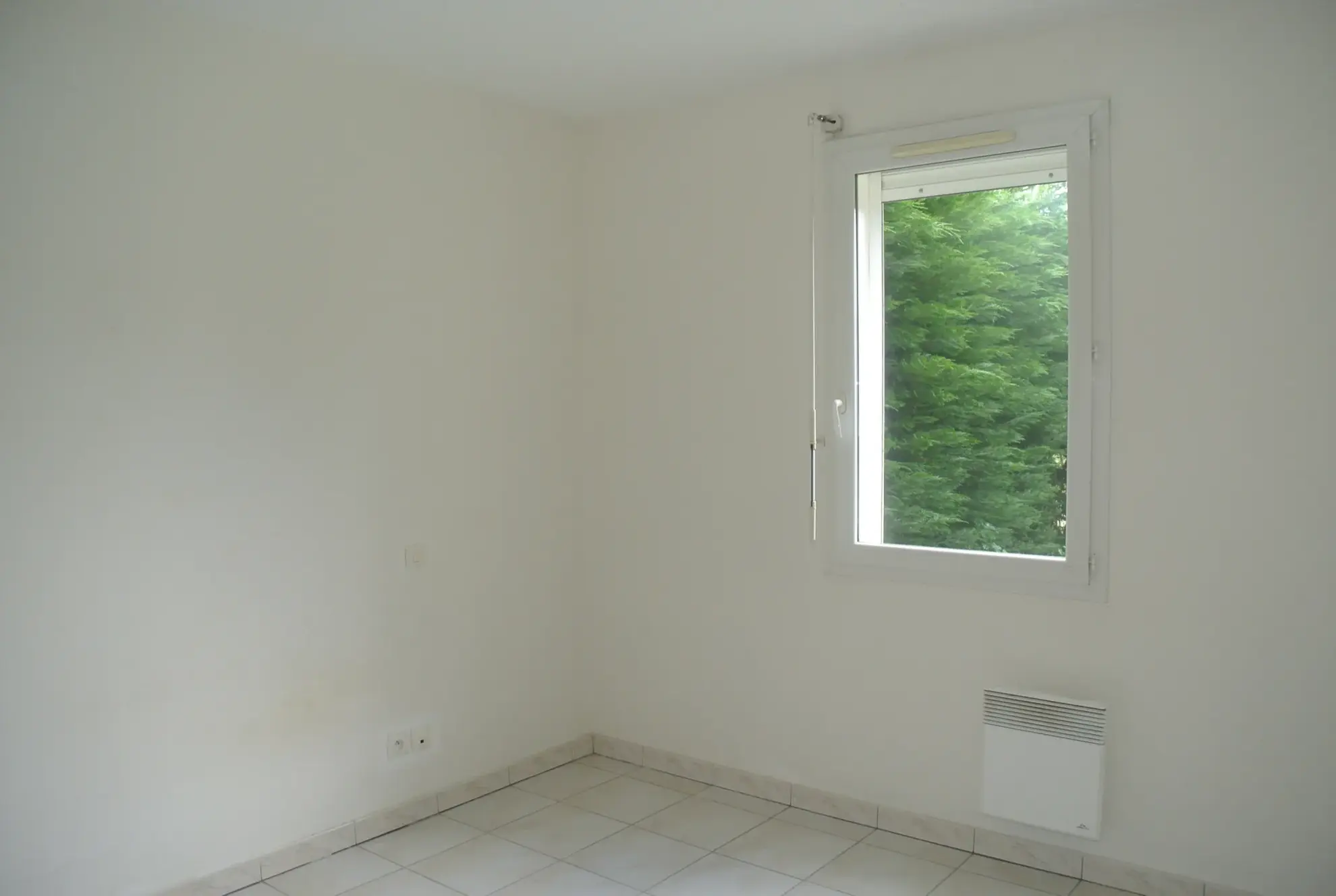 Appartement rez-de-jardin 1 chambre à Marmande avec parking et terrasse 