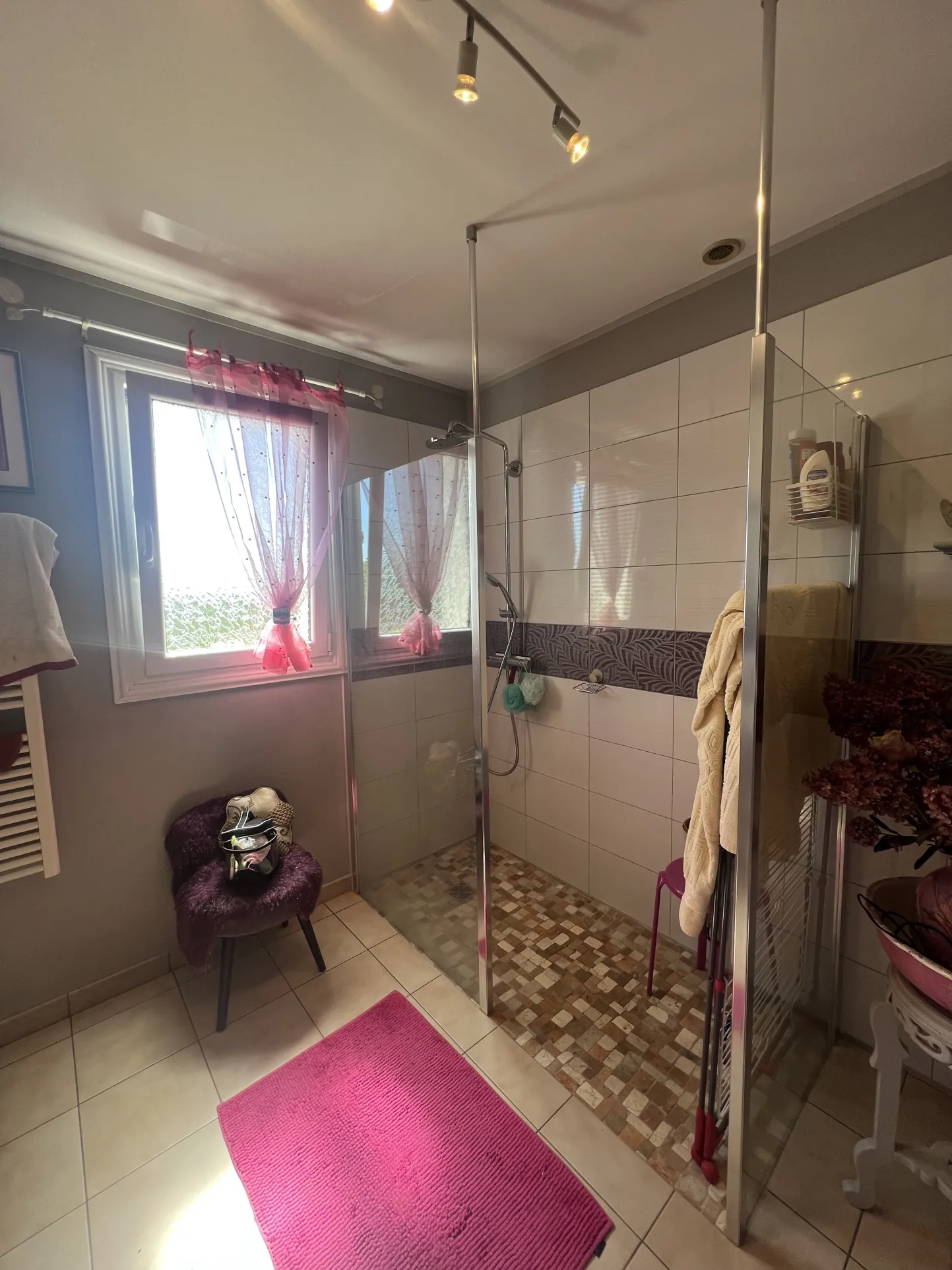 Maison 98 m² avec sous-sol, jardin arboré et garage à Premery 