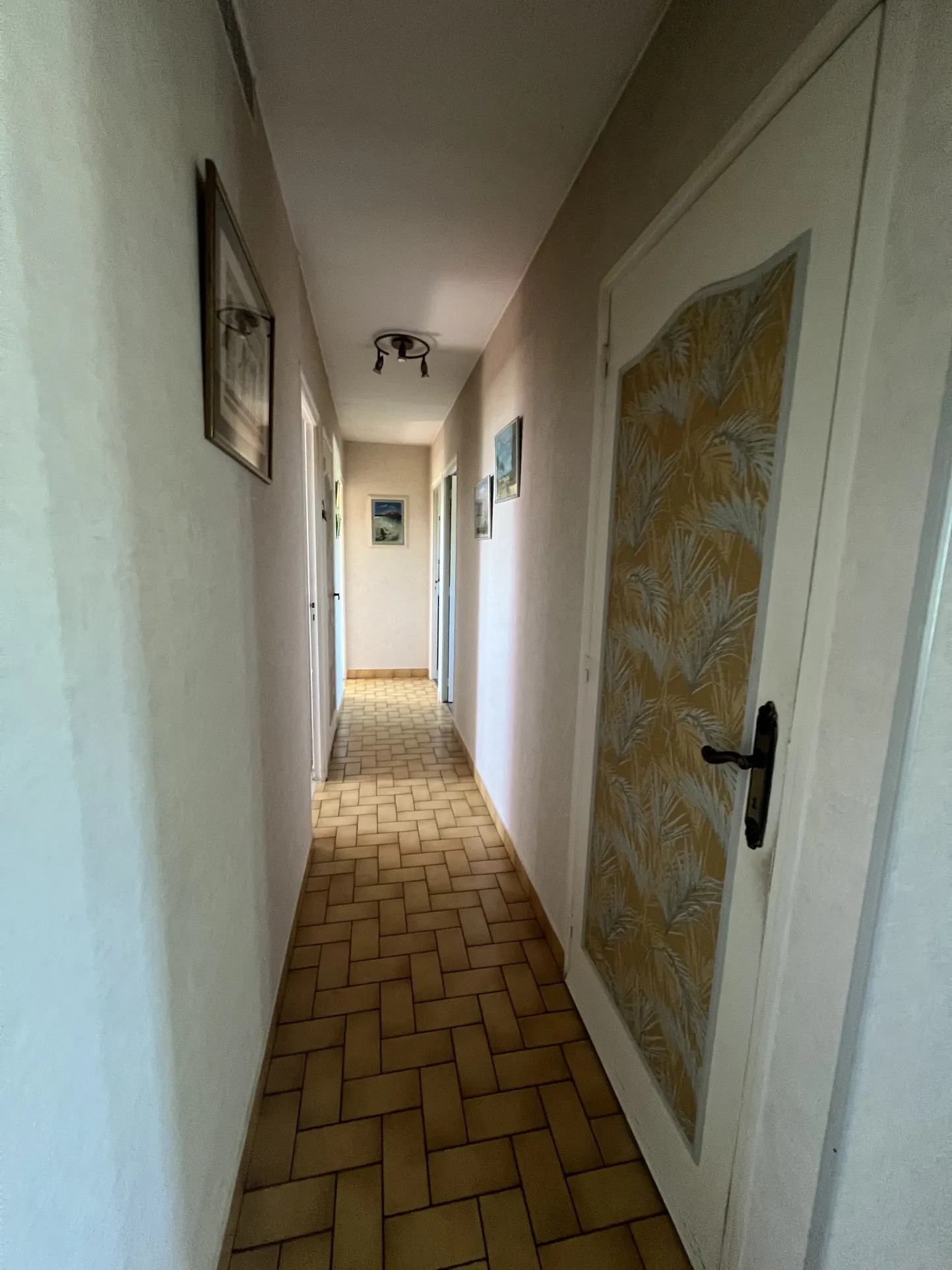Maison 98 m² avec sous-sol, jardin arboré et garage à Premery 