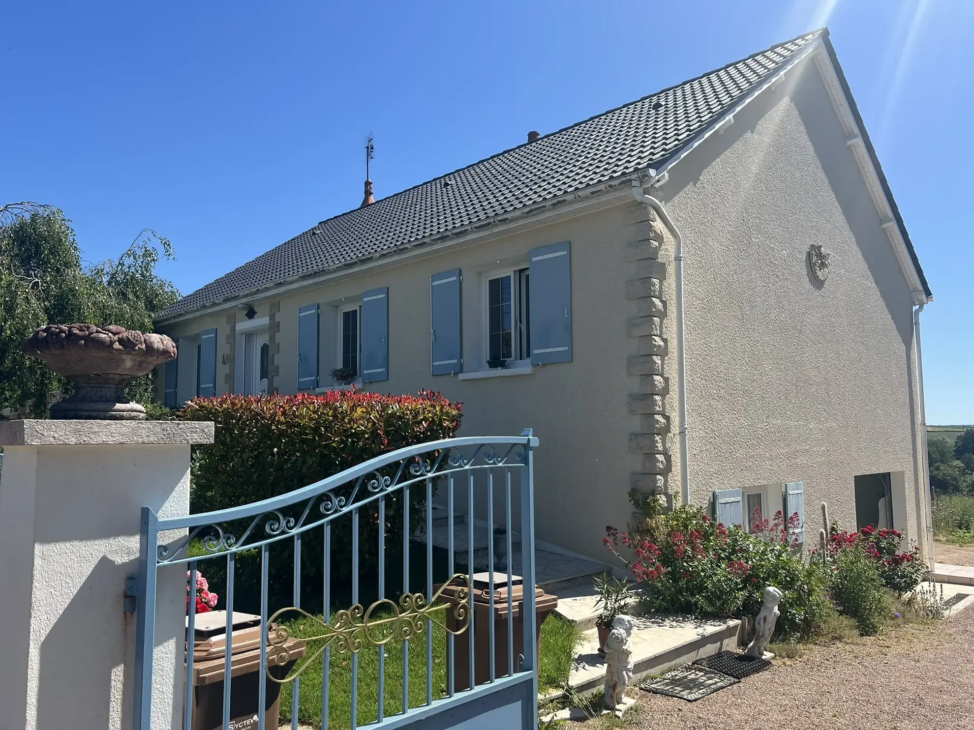 Maison 98 m² avec sous-sol, jardin arboré et garage à Premery 
