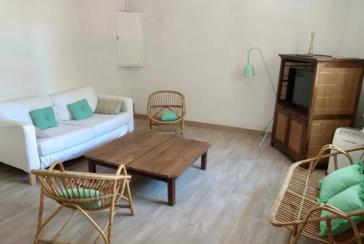 Charmante maison rénovée avec jardin, terrasses et vue dégagée à Montredon des Corbières 