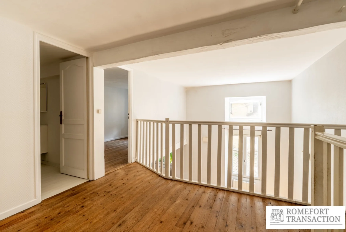 Appartement duplex à Nantes près de la place Graslin, 2 pièces et emplacement central 
