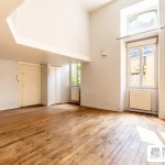 Appartement duplex à Nantes près de la place Graslin, 2 pièces et emplacement central