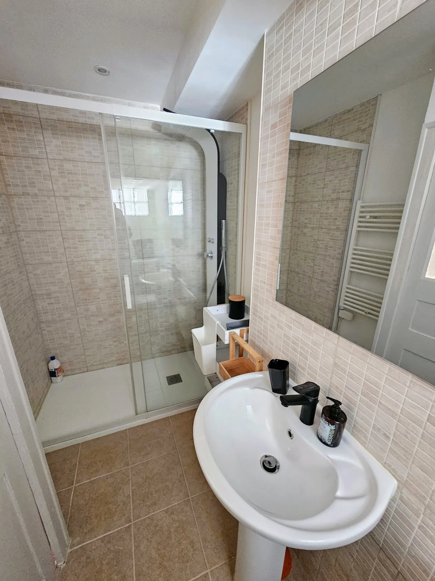 Appartement lumineux de 68 m² à Aubenas avec balcon – idéal investissement ou résidence 