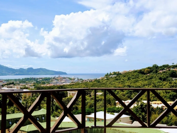 Appartement F3 en duplex proche du CHU à Fort-de-France avec vue mer