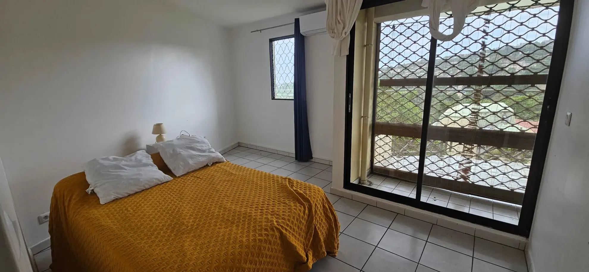 Appartement F3 en duplex proche du CHU à Fort-de-France avec vue mer 