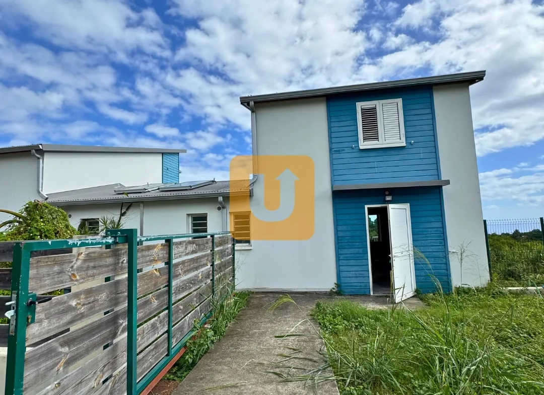 Villa 4 pièces neuve à Bernica, La Réunion - Terrasse, jardin et emplacement idéal 