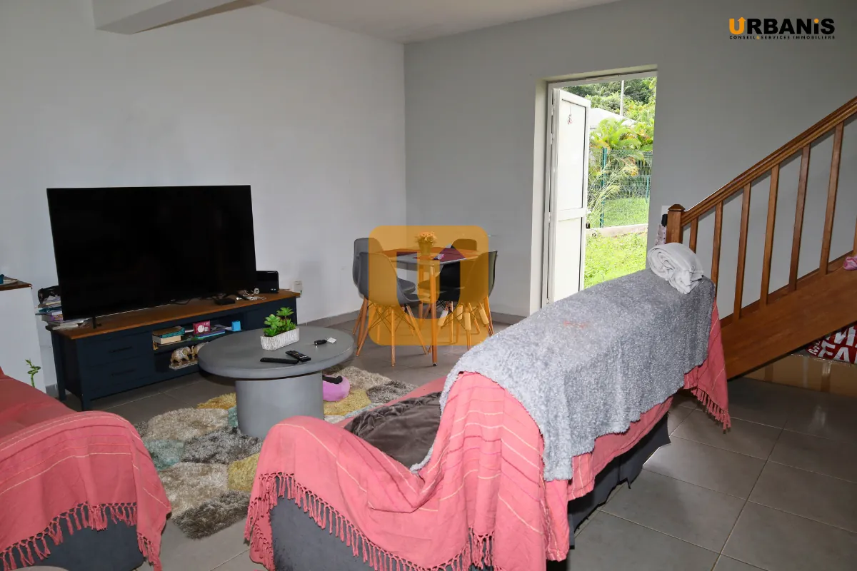Villa 4 pièces neuve à Bernica, La Réunion - Terrasse, jardin et emplacement idéal 