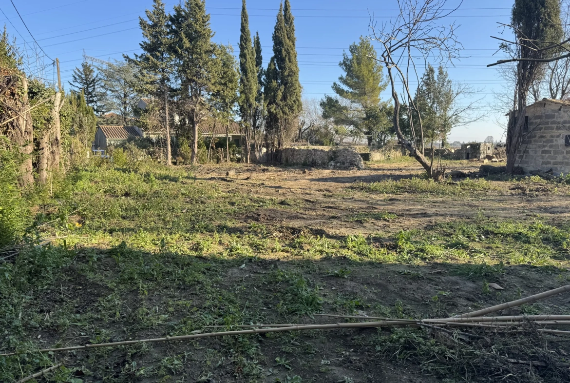 Terrain constructible à Saint-Paul-Les-Fonts de 807 m², environnement paisible proche commodités 