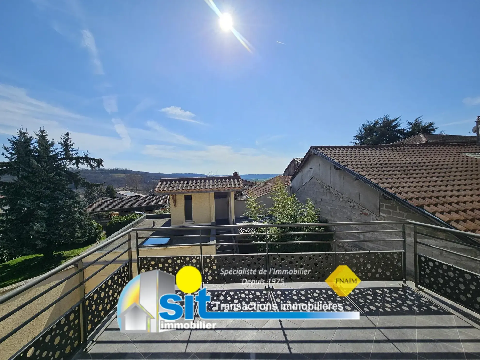 Maison de village avec appartement indépendant à Les Côtes d’Arey - Opportunité d’investissement 
