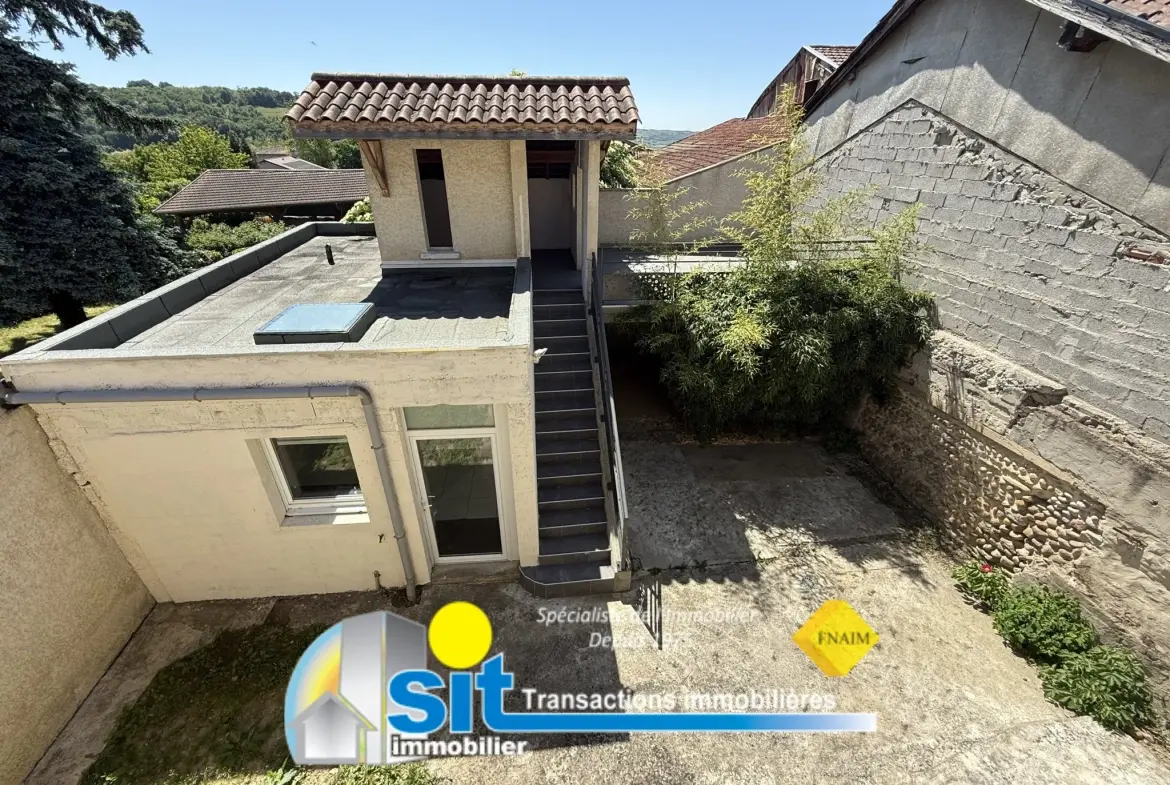Maison de village avec appartement indépendant à Les Côtes d’Arey - Opportunité d’investissement 