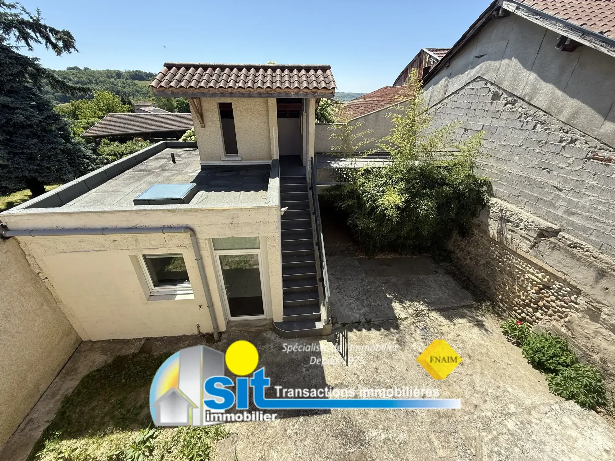 Maison de village avec appartement indépendant à Les Côtes d’Arey - Opportunité d’investissement 