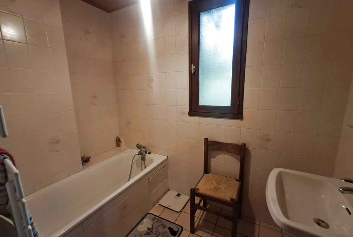 Maison de 83 m² à Rivière-sur-Tarn avec garage et cave, proche Millau 