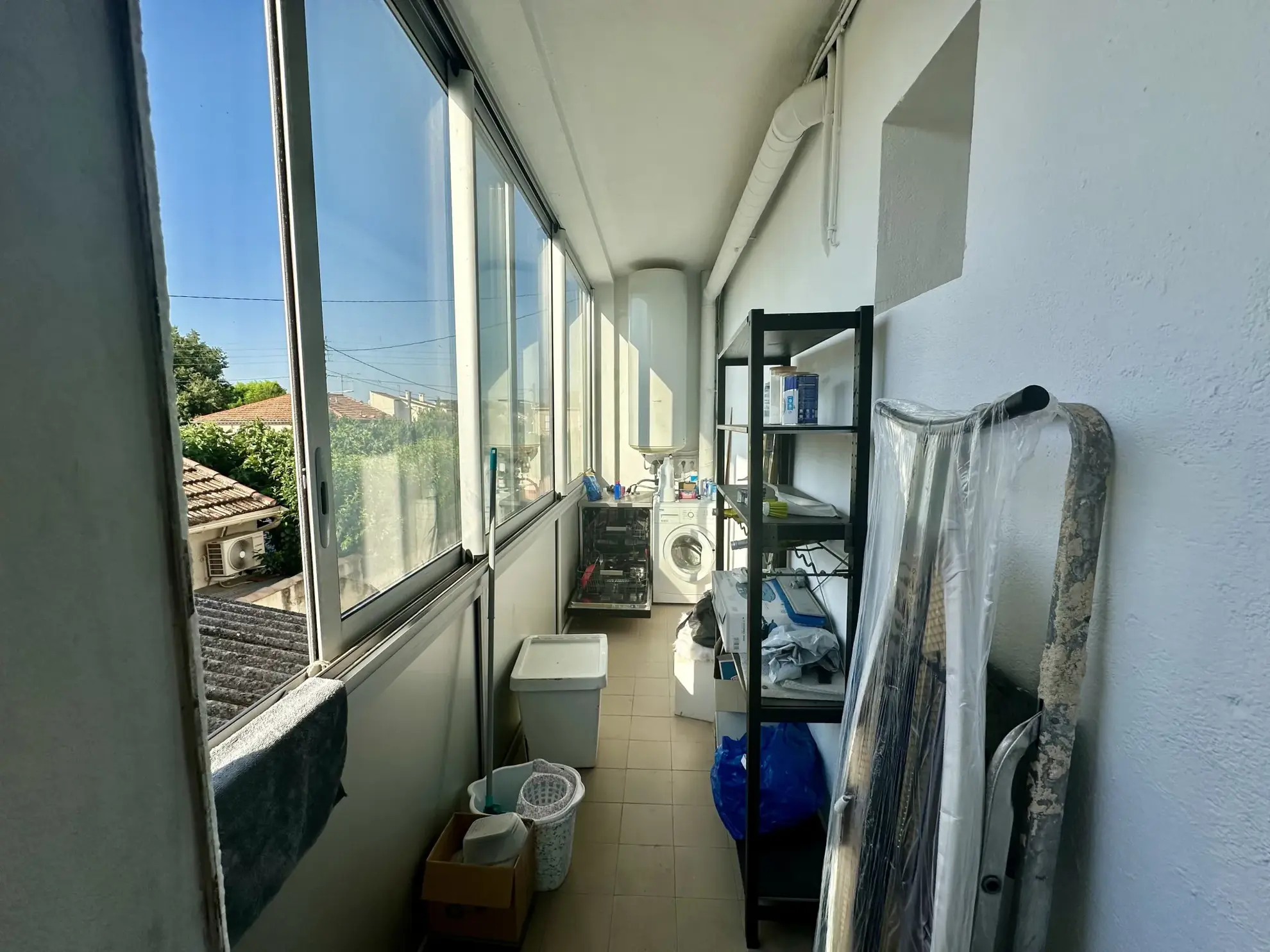Appartement 4 pièces rénové à Nîmes avec loggias et cave 