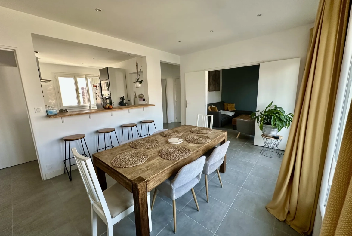 Appartement 4 pièces rénové à Nîmes avec loggias et cave 