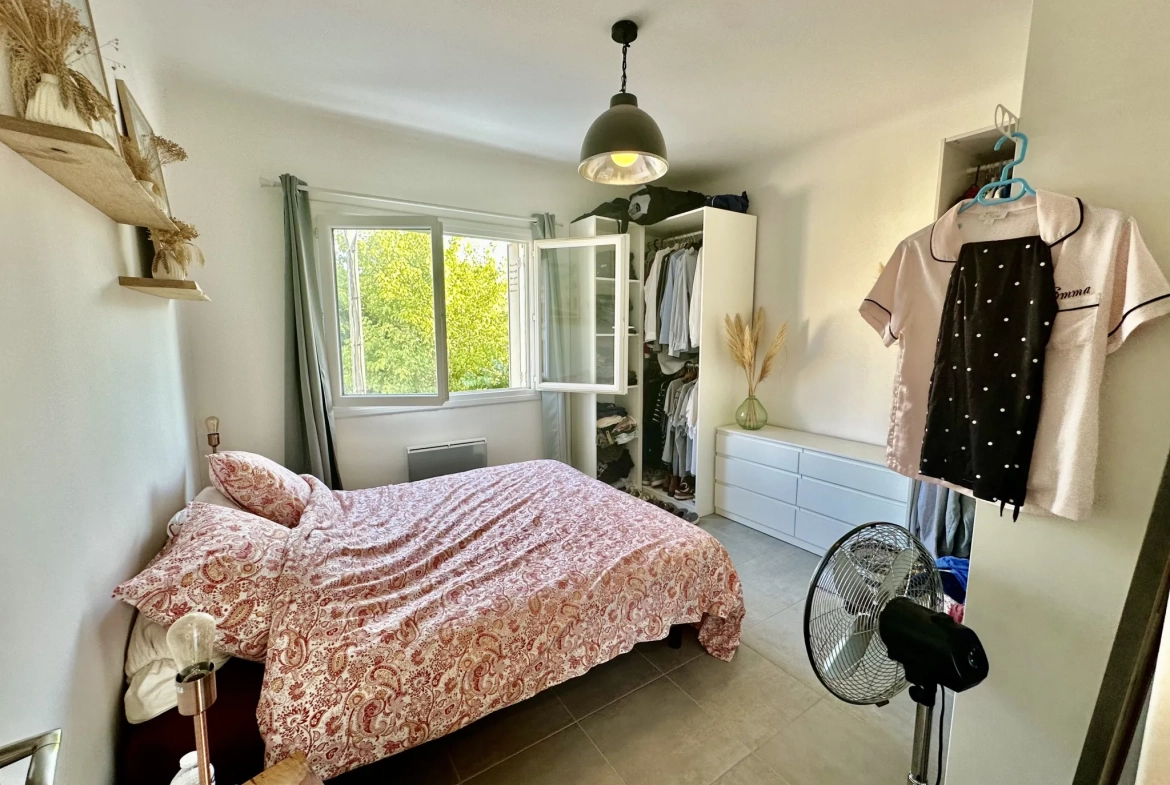 Appartement 4 pièces rénové à Nîmes avec loggias et cave 