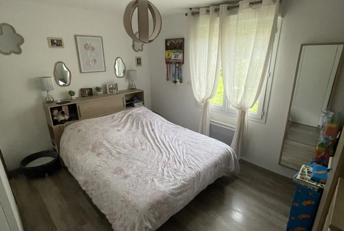 Maison individuelle récente avec garage et jardin à Morcourt 